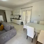 Marta - - Near The Sea Apartamento Zadar